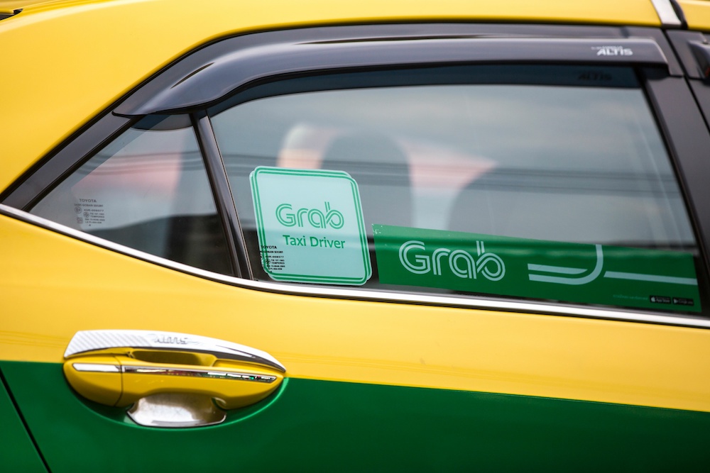 移動はGrabやUberで